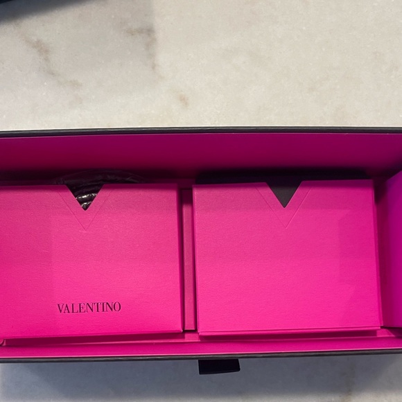 VALENTINO SUNGLASSES WITH STUDDED DETAILS!! Gorgeous!!! Style!! - Picture 12 of 12